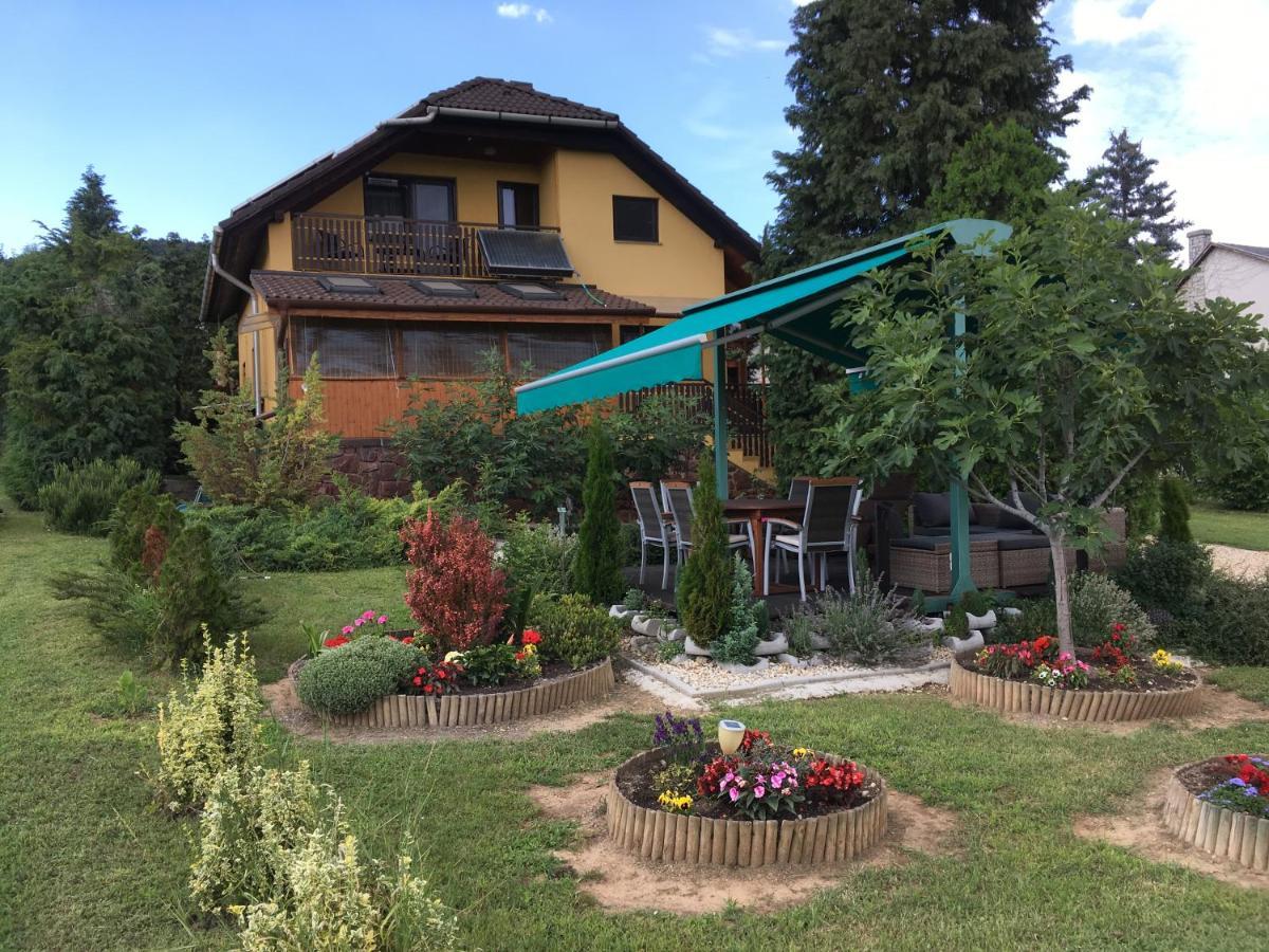 Aktiv Pihenes Apartman Révfülöp Exterior foto